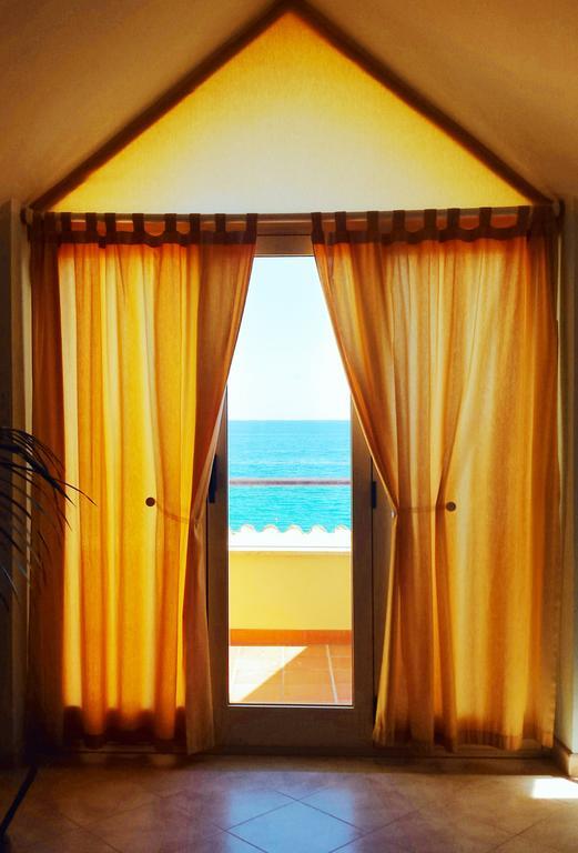 Casa Vacanze Umberto I Бова-Марина Екстер'єр фото