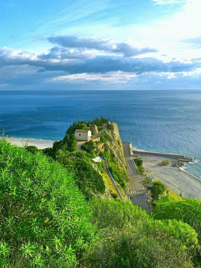 Casa Vacanze Umberto I Бова-Марина Екстер'єр фото